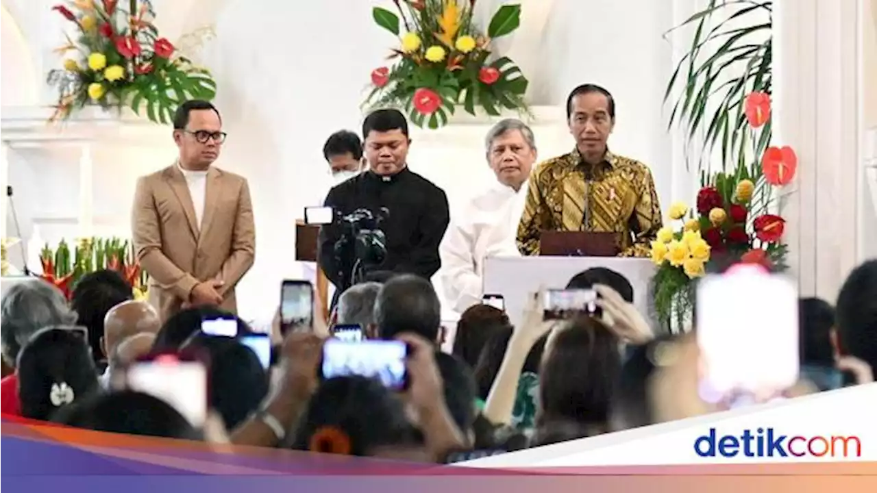 Sambutan Hangat Jemaat Kala Jokowi Ucapkan Selamat Natal di Katedral Bogor