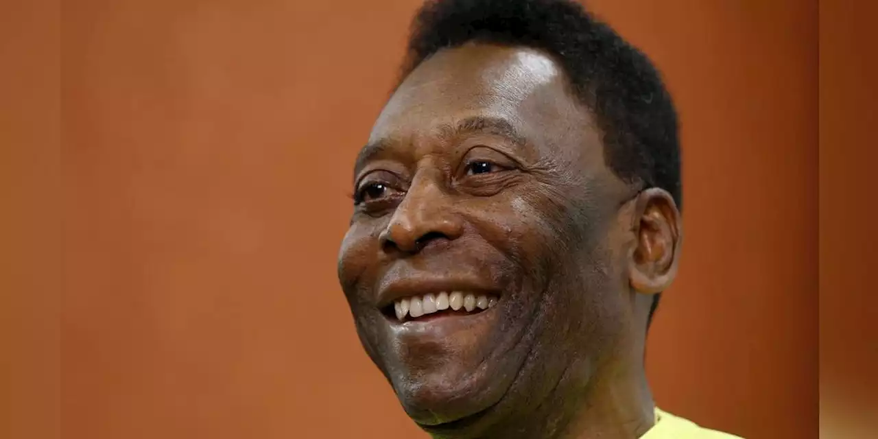 Pelé's family gathers at hospital in Brazil