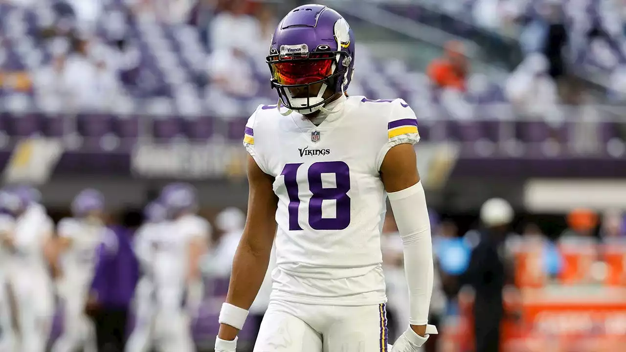 Justin Jefferson breaks Vikings' single-season receiving yards record held by Randy Moss