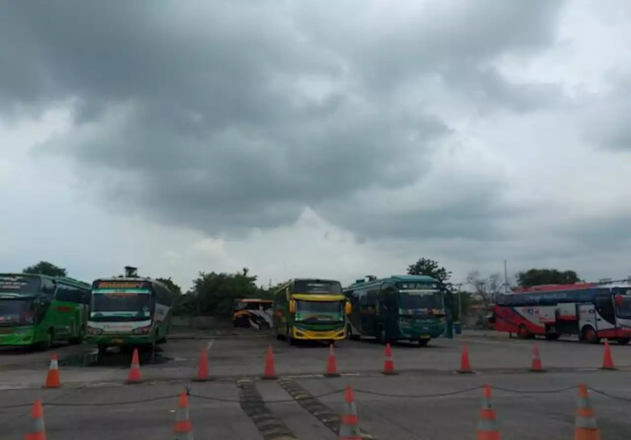 Libur Nataru, 60 Unit Bus AKAP di Terminal Pulogebang Tak Laik Jalan