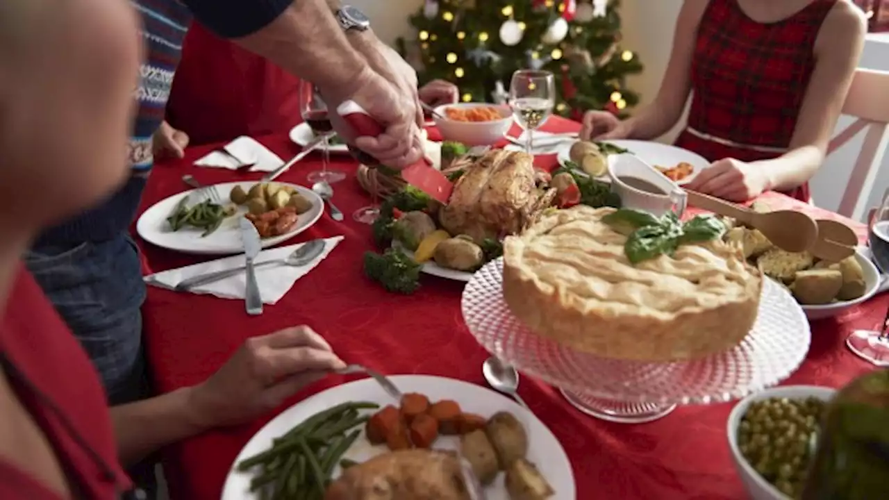 Como evitar inchaço, gases e azia depois da ceia de Natal?