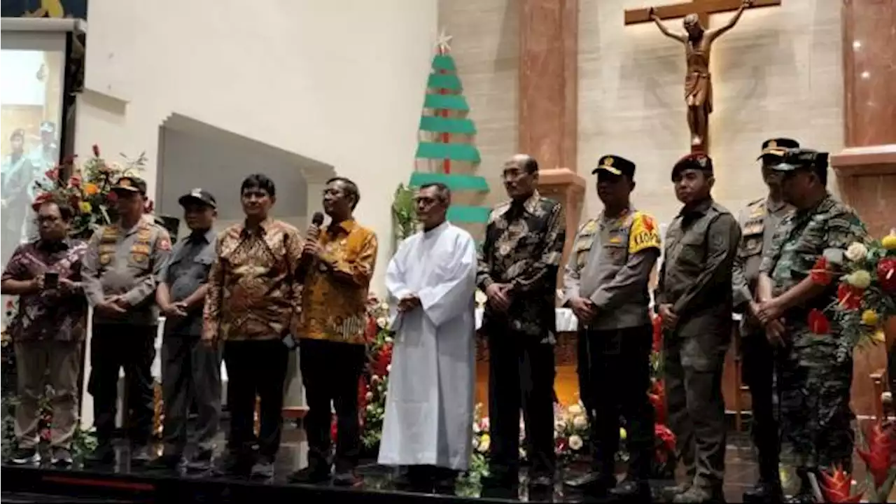 Pantau Gereja di DIY Saat Malam Natal, Mahfud MD: Pemerintah Serius Bangun Keberagaman Agama Toleran