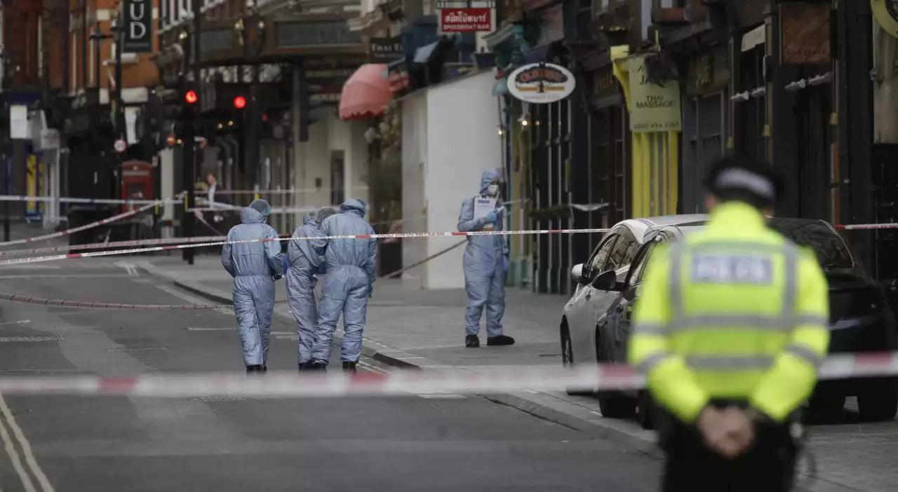 Liverpool, sparatoria fuori da un pub durante i festeggiamenti di Natale: morta una donna, tre feriti