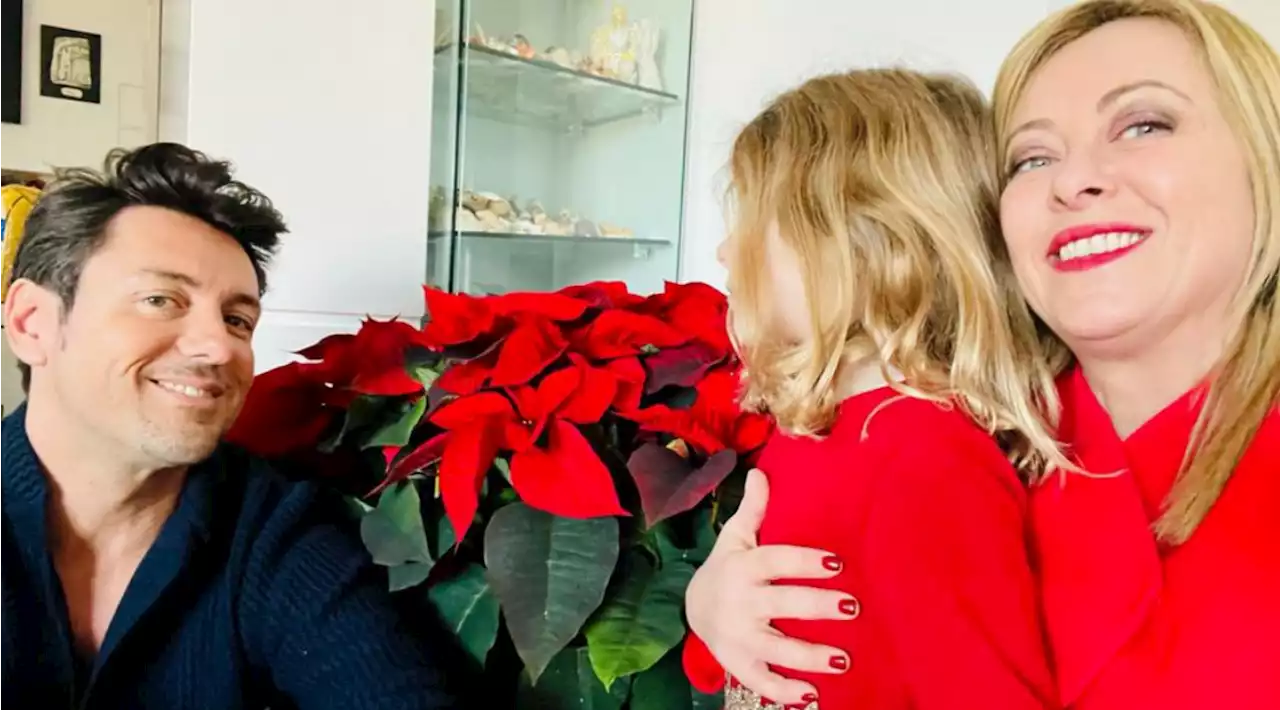 Giorgia Meloni: 'I migliori auguri per un Natale di gioia e amore'