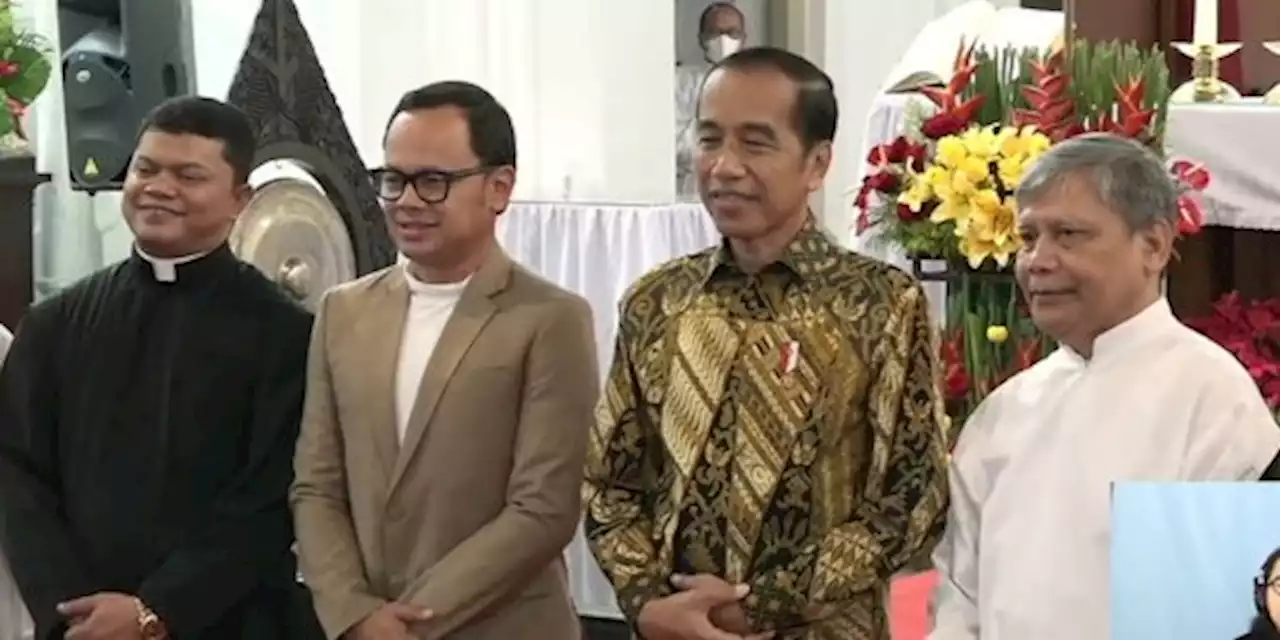 Jokowi Hadiri Ibadah Natal di Gereja Katedral Bogor | merdeka.com