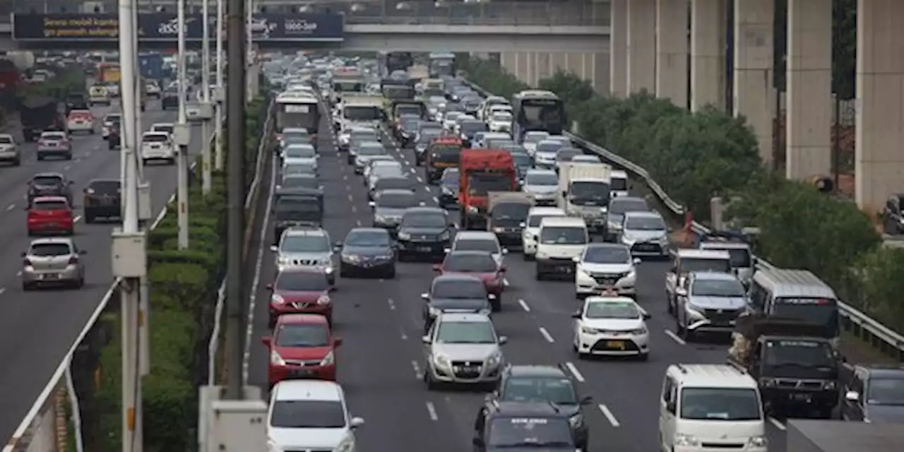 Mulai Sore Ini, Contraflow Diberlakukan di Tol Jagorawi Arah Jakarta | merdeka.com