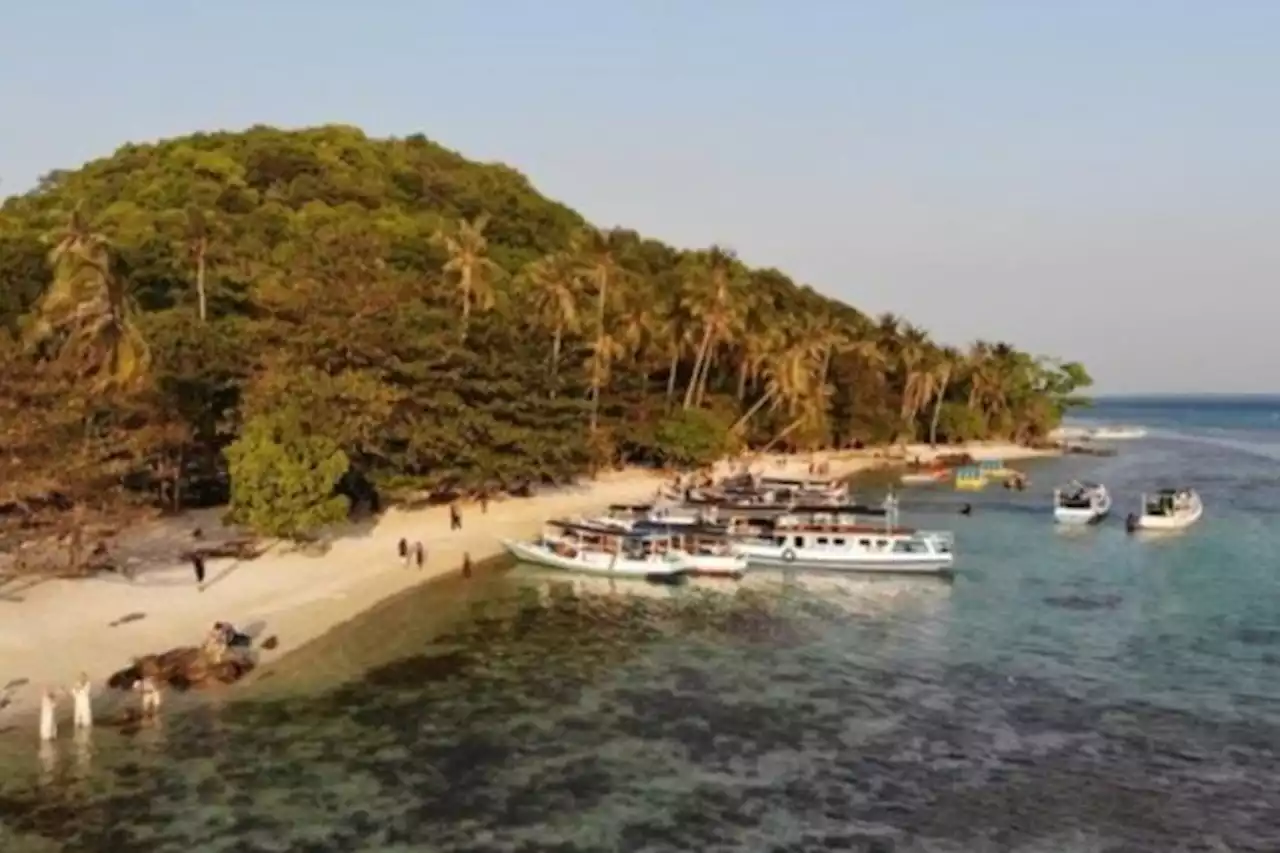 Akibat Cuaca Buruk, 305 Wisatawan Terjebak di Pulau Karimunjawa Jepara - Pikiran-Rakyat.com