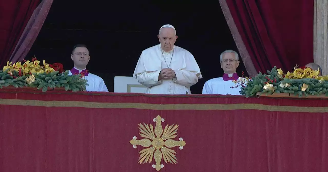 Papa Francesco nella benedizione di Natale: 'Si ponga subito fine a una guerra insensata'