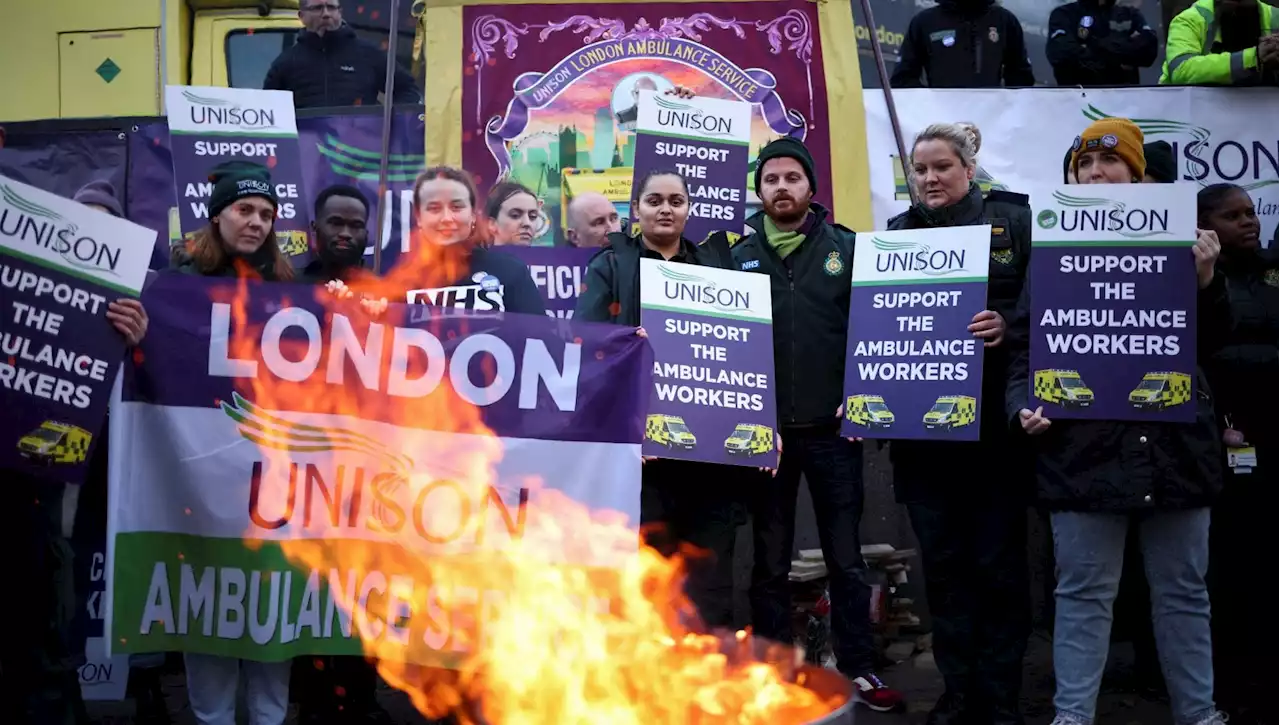 Regno Unito, tra Brexit, scioperi e recessione è l'inverno del 'grande scontento'