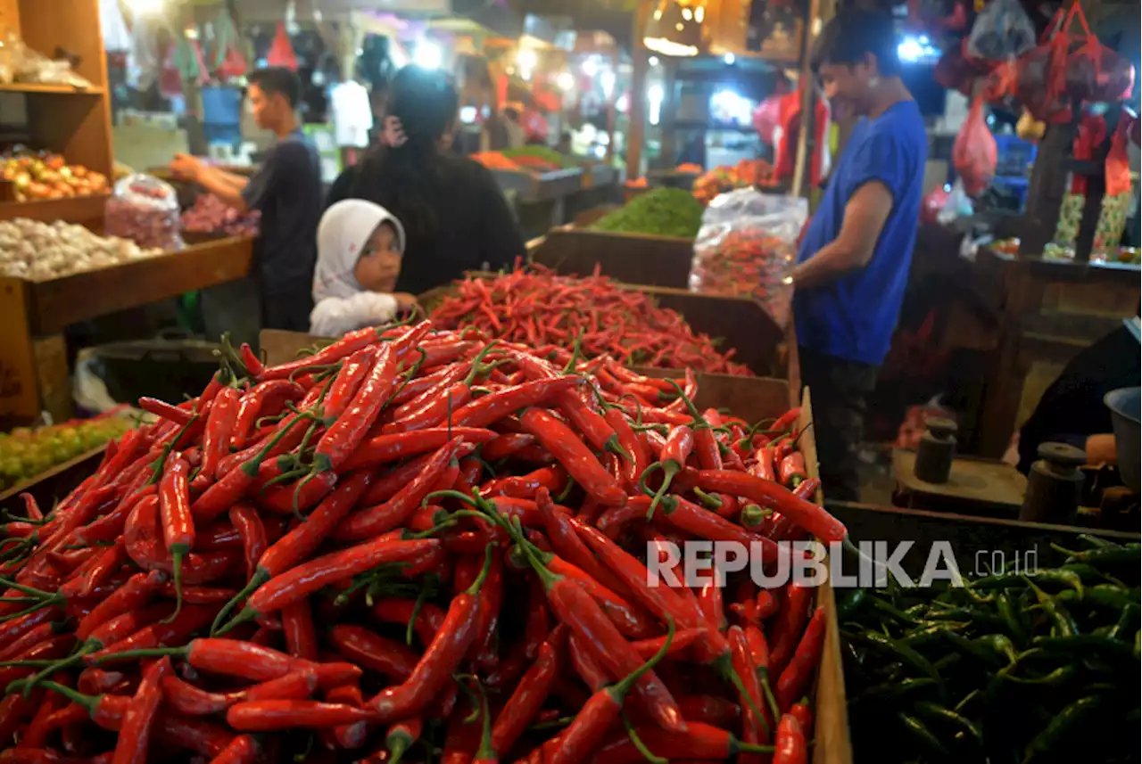 Pedagang Pasar Senen Sebut Harga Cabai, Bawang, Hingga Daging Merangkak Naik |Republika Online