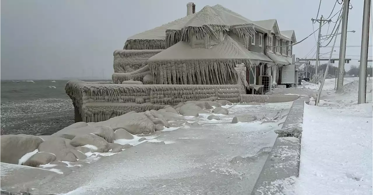 Death toll rises in Buffalo as frigid cold freezes eastern U.S. on Christmas Day