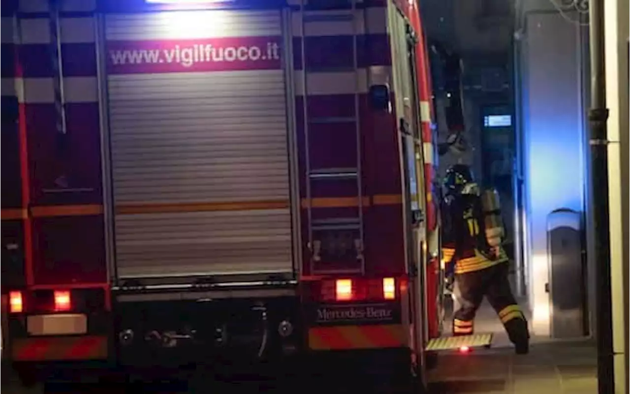 Incendio a Bollate, distrutto un appartamento: nessun ferito