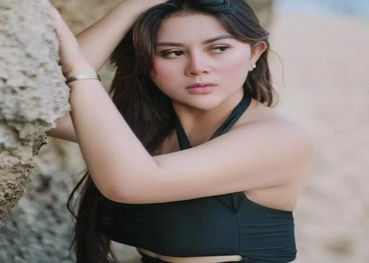 Rena Dyana Selebgram Seksi Diduga Pemeran Video Syur Kebaya Hijau