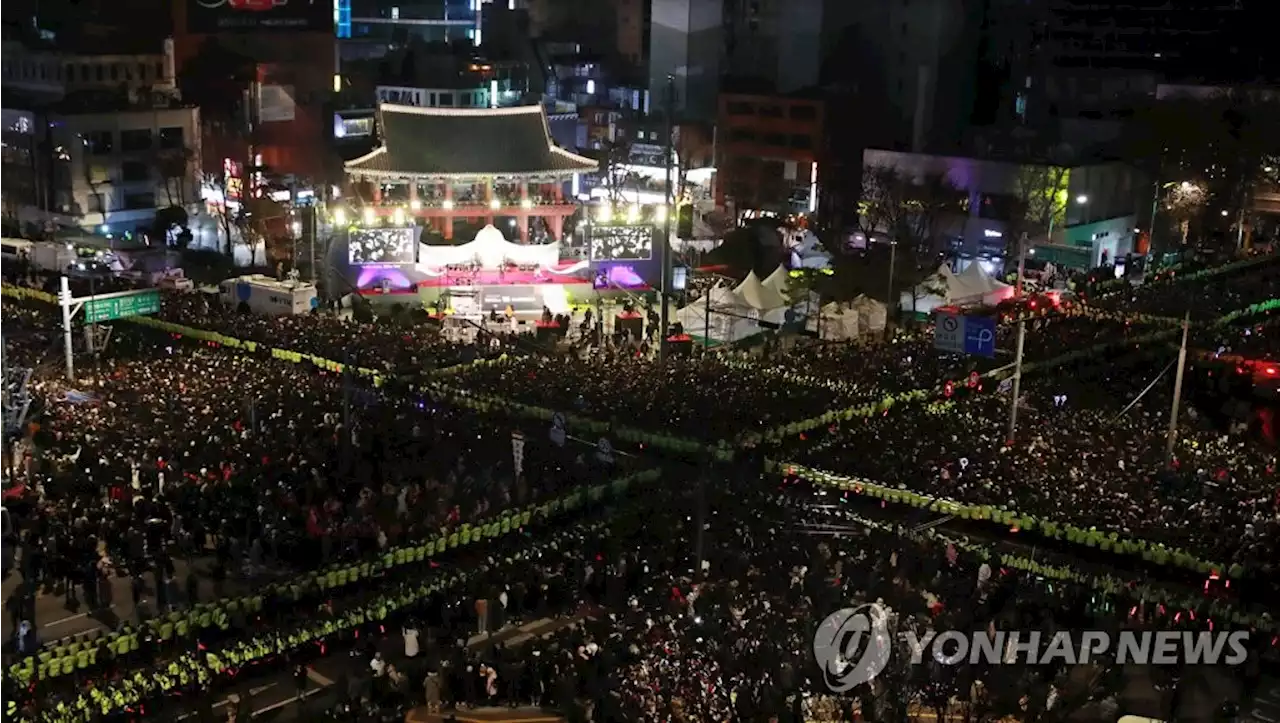 보신각 제야의 종 안전요원 1천명…종각역 2시간 무정차 통과 | 연합뉴스