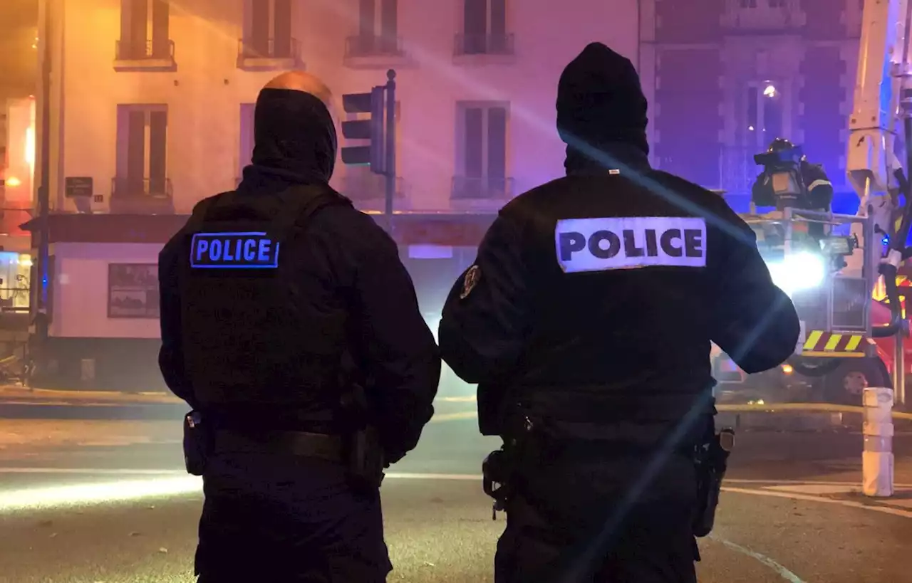 Des jeunes tirent des mortiers d’artifice à Valence, la police réplique