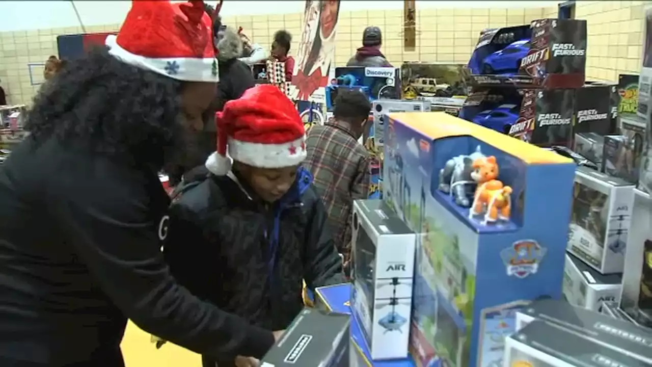 Christmas toy giveaway held in Harlem for kids, struggling families