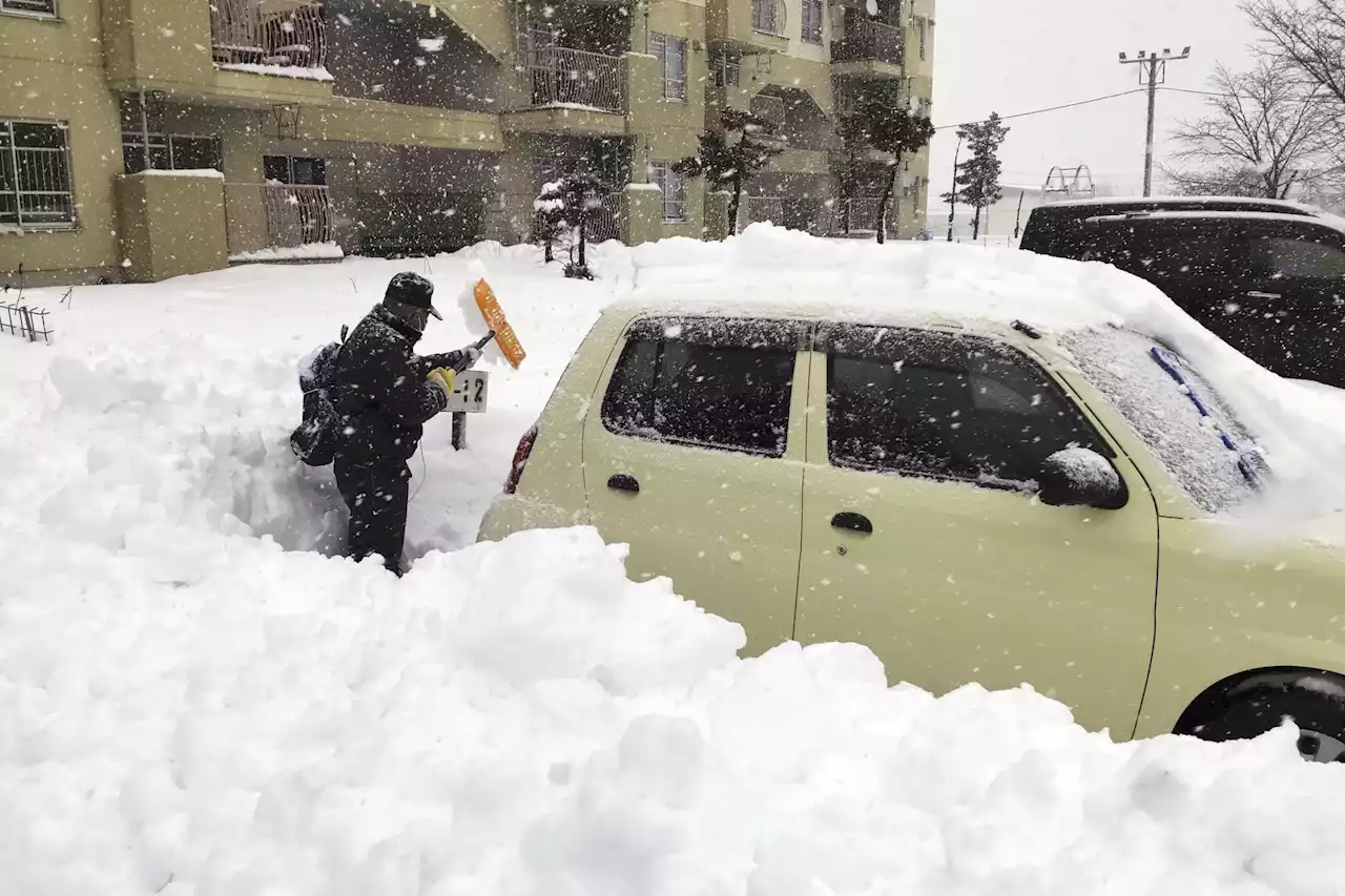 Heavy snow in Japan leaves 17 dead, dozens injured