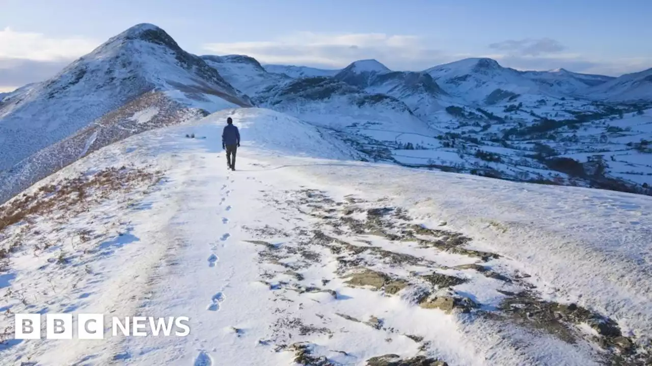 Lake District walkers warned 'not to rely on mobile phones'