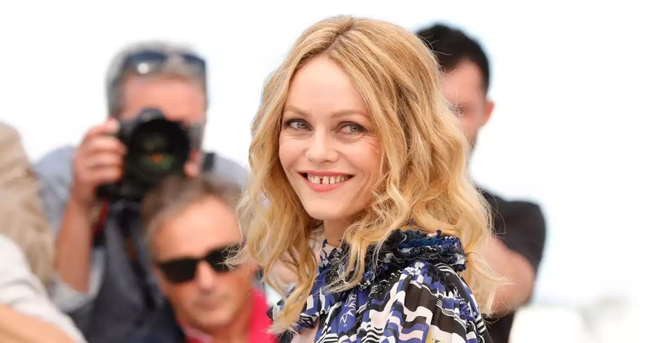 Vanessa Paradis : à 50 ans, elle dévoile son secret anti-âge surprenant (à prix mini !)