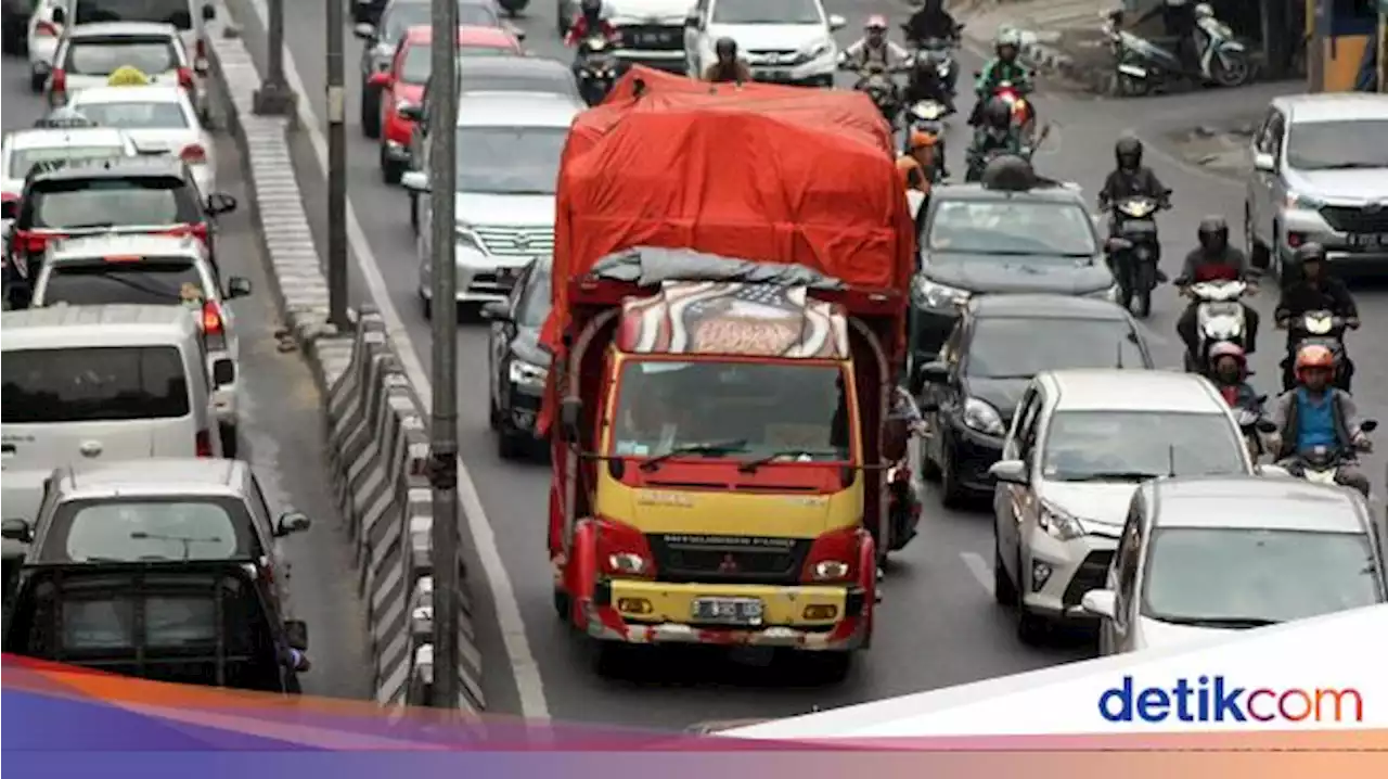 Dilarang Wira-wiri 2023, 'Truk Obesitas' Bikin Negara Rugi Rp 43 T/Tahun