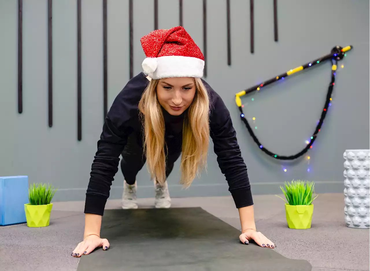 5 Easy Fitness Habits That’ll Keep You on Track Over the Holidays