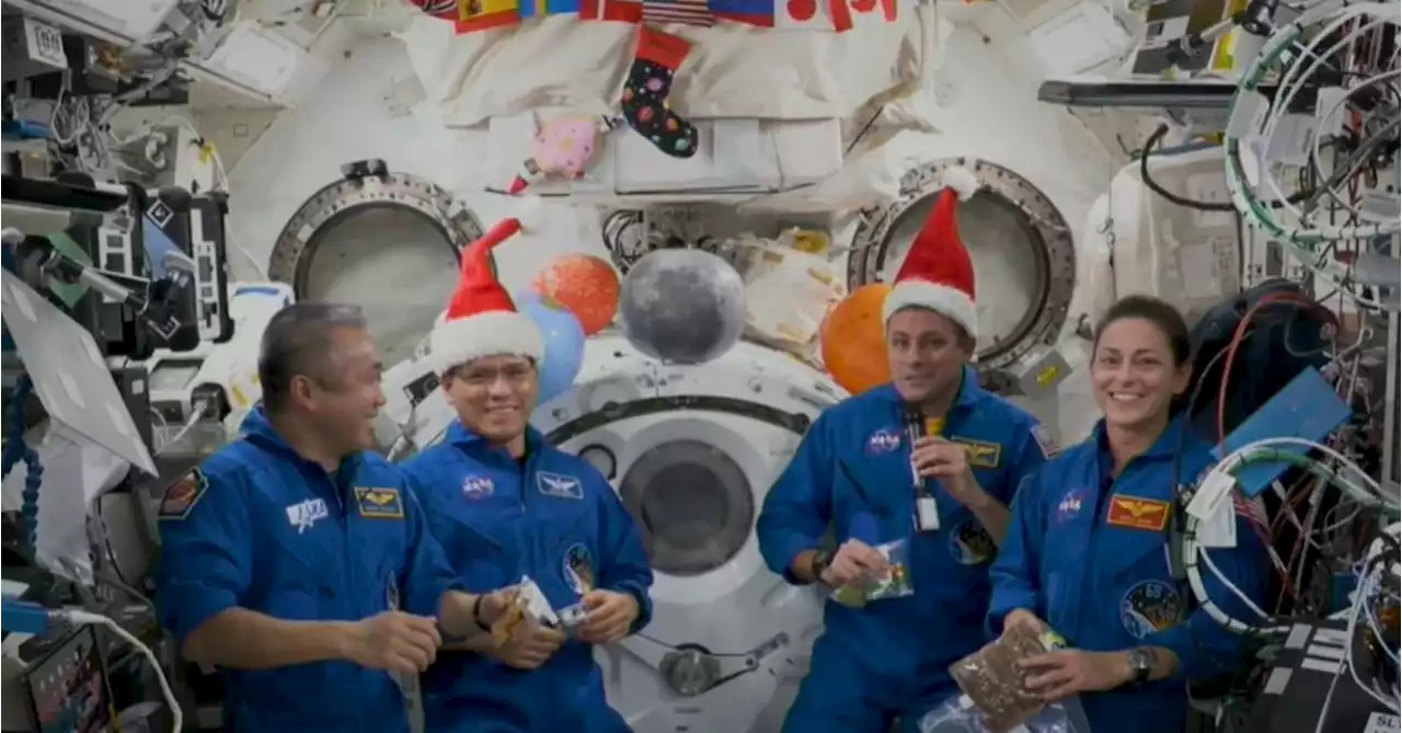 Así celebran las Navidades los astronautas de la Estación Espacial Internacional