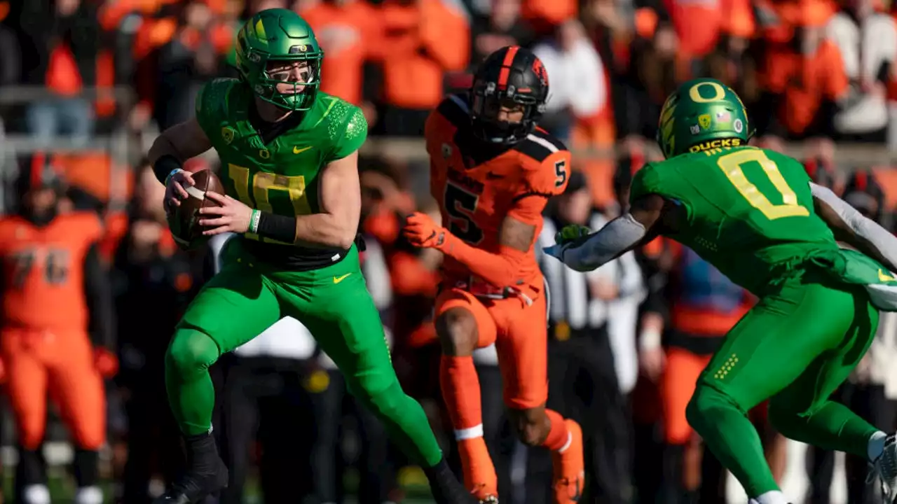 This week’s college football game on FOX: No. 15 Oregon battles UNC in the Holiday Bowl