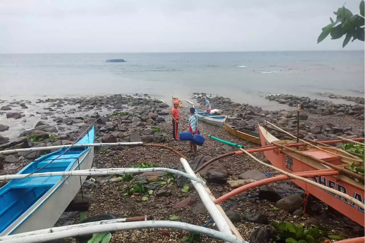 PCG: 2 dead, 6 rescued after fishing boat ‘submerges’ off Southern Leyte