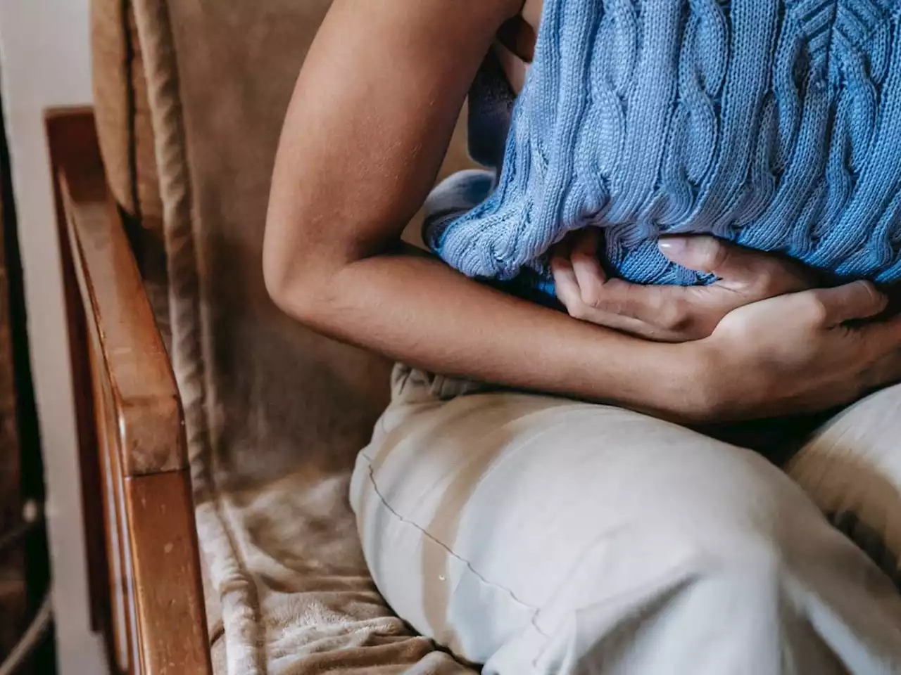 Pranzo di Santo Stefano: i rimedi e gli alimenti contro il gonfiore addominale