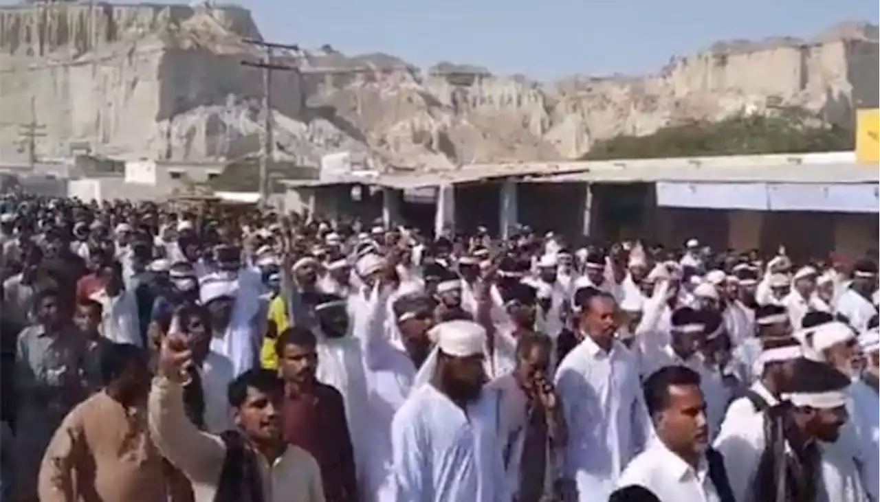 گوادر میں حق دو تحریک مشتعل ہجوم بن گئی، پولیس کا موقف