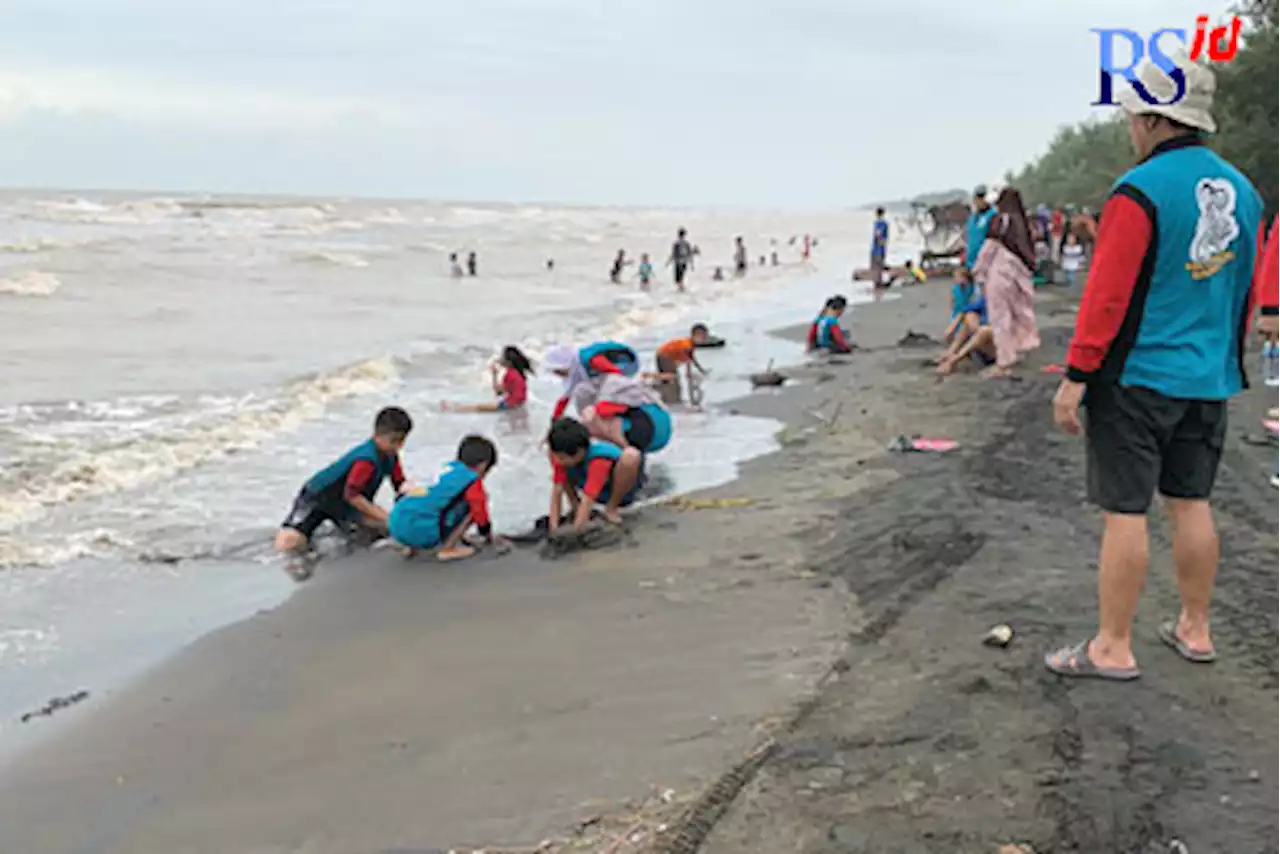 Libur Nataru, 2.500 Wisatawan Serbu Pantai Indah Kemangi