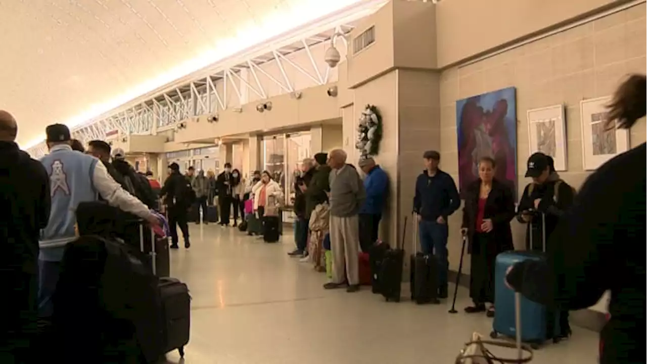 Flight cancelations, delays cause holiday headaches at San Antonio International Airport