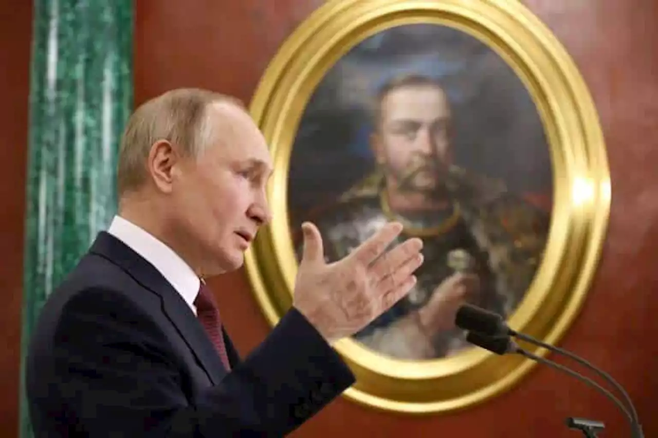 Putin says West wants to 'tear apart' Russia