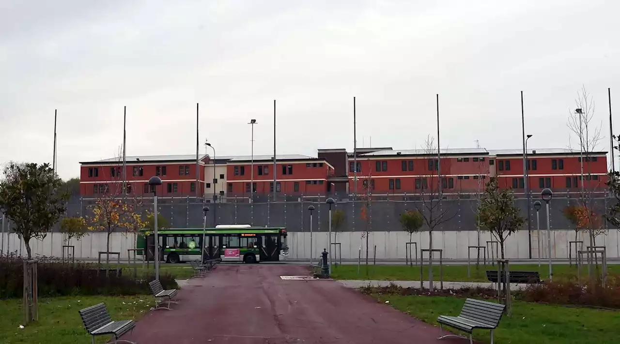 Milano, evasione dal Beccaria: un terzo detenuto rientra in carcere