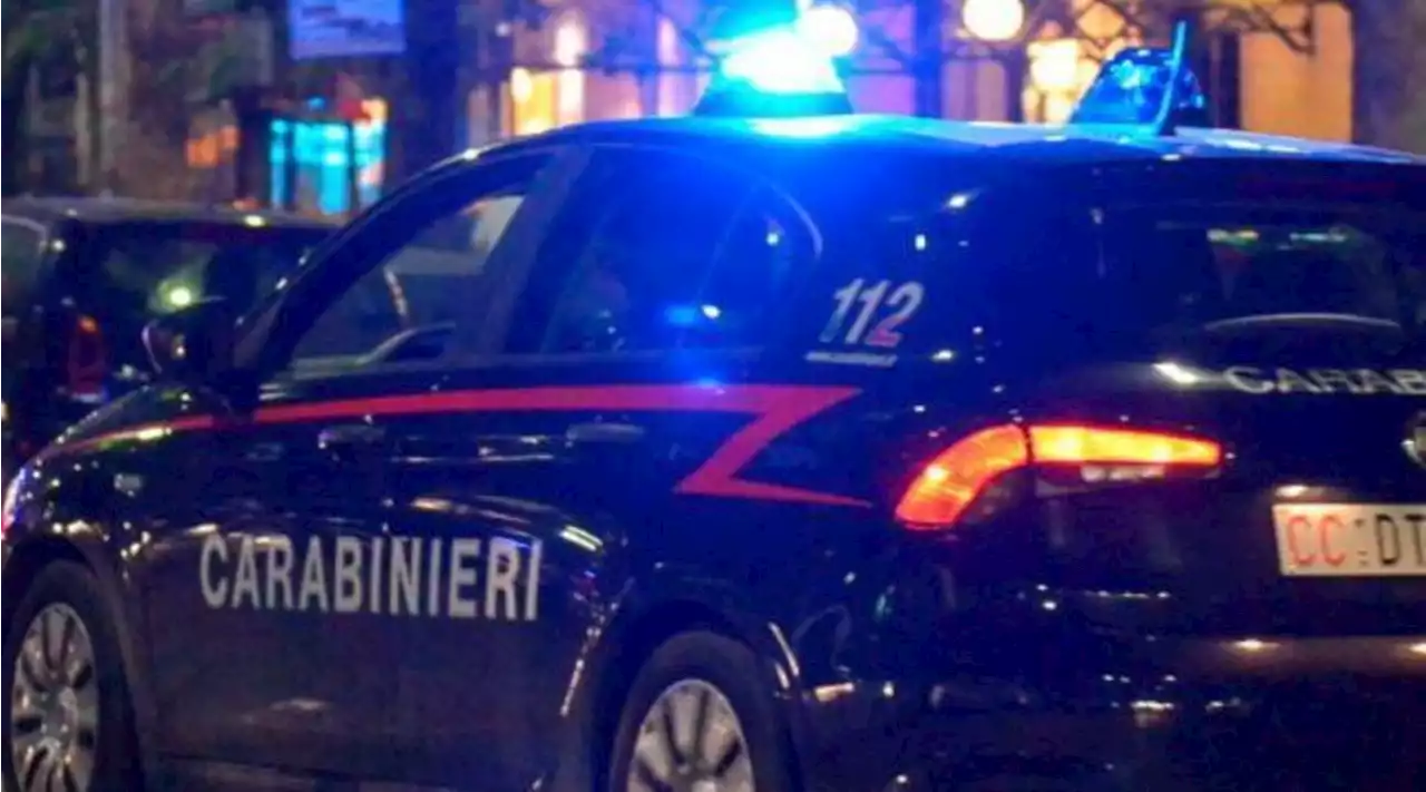 Pavullo (Modena), uomo barricato in casa: rilasciata la moglie