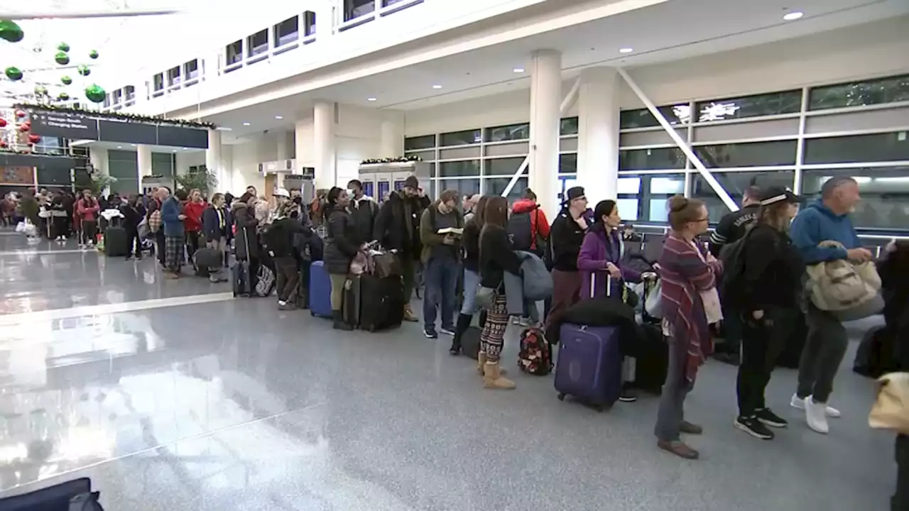 Flight Cancellations Spark Massive Lines at Chicago Airports Day After Christmas