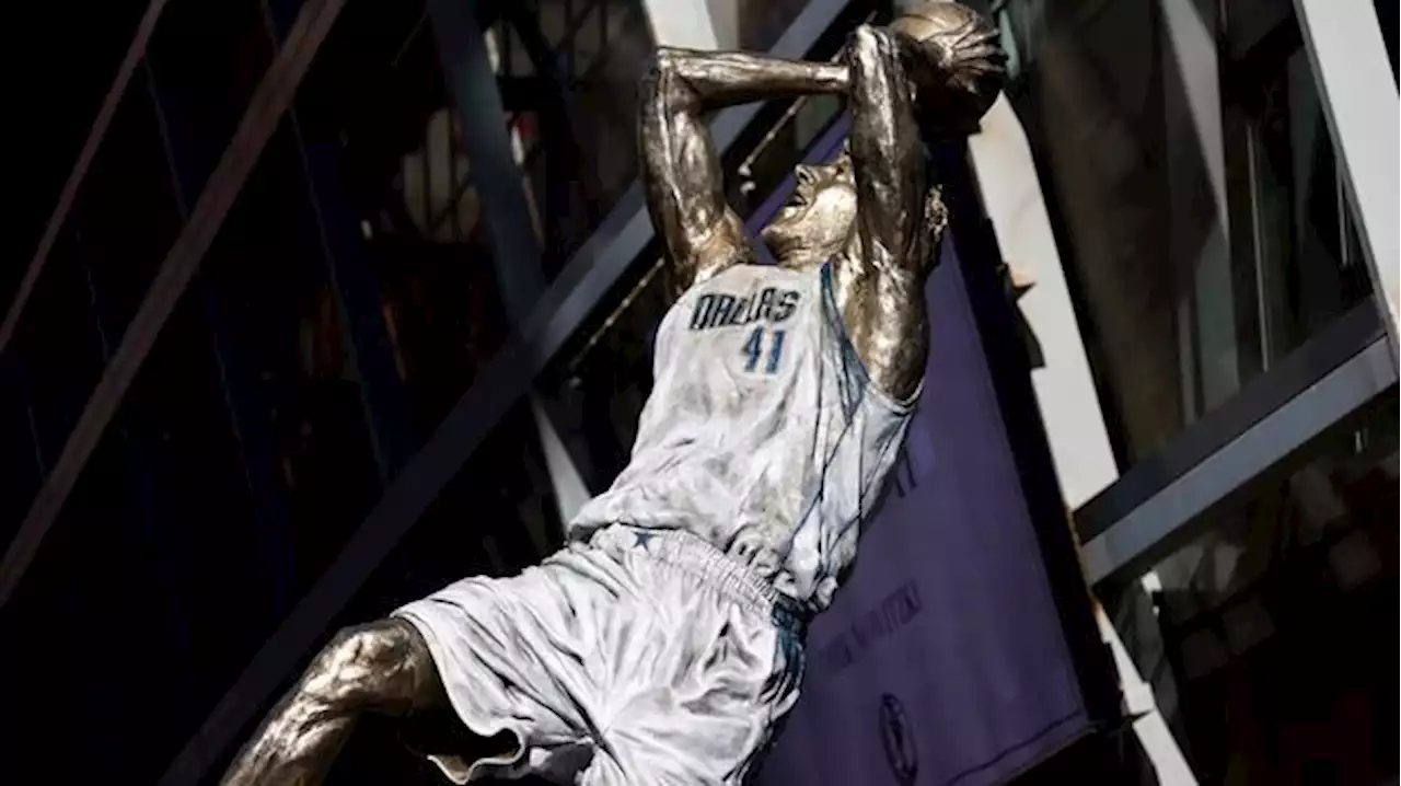 NBA - Dirk Nowitzki: Statue bei den Dallas Mavericks enthüllt