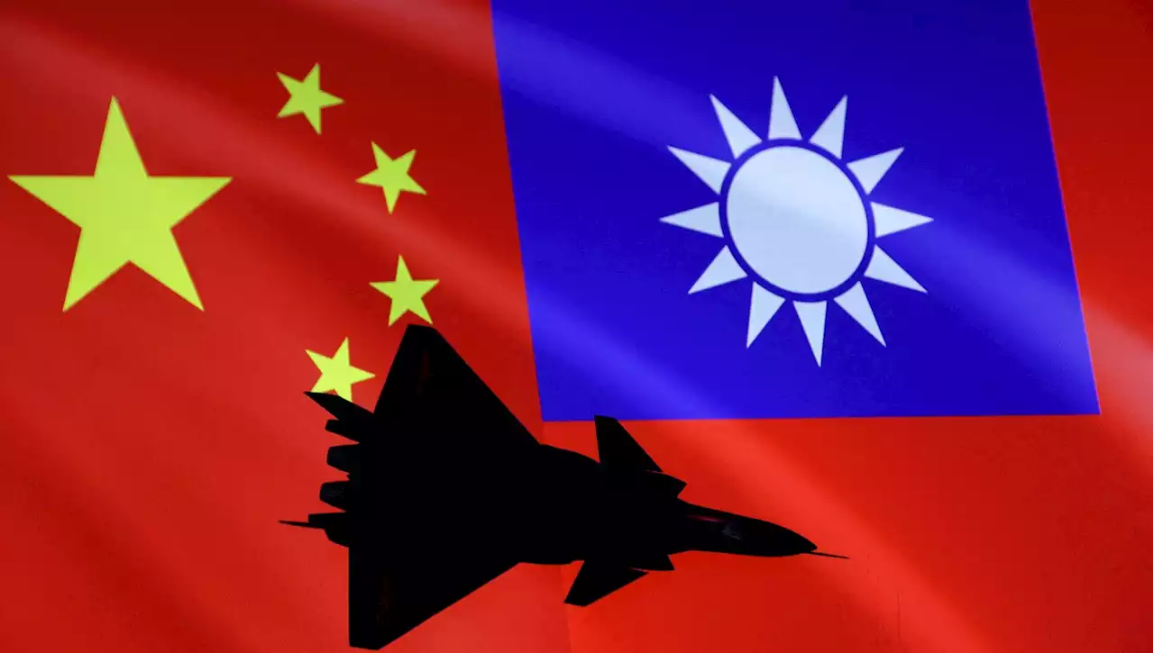 Nuove sercitazione militare cinese attorno a Taiwan: 47 aerei sconfinano oltre lo Stretto