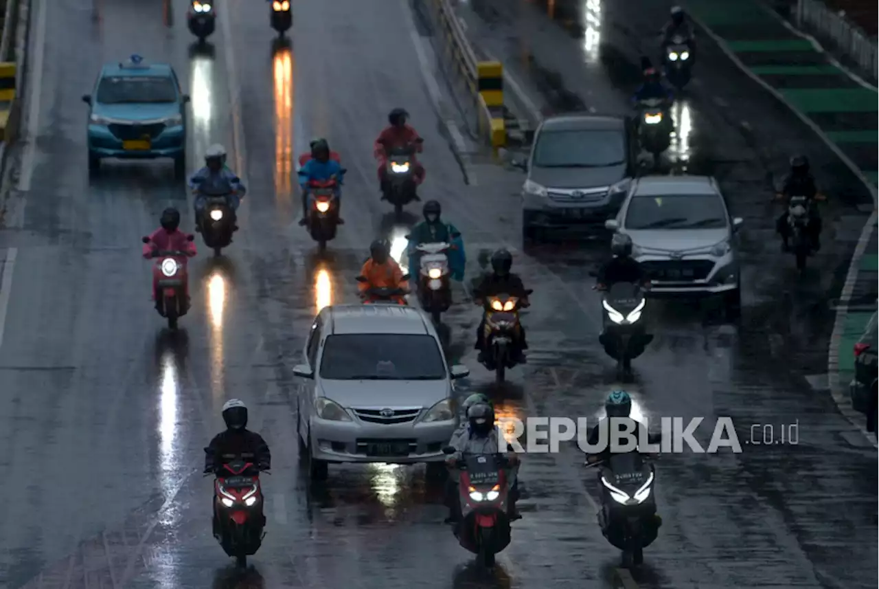 Prakiraan Cuaca DKI Jakarta Hari ini, Potensi Hujan Hujan Petir dan Angin |Republika Online