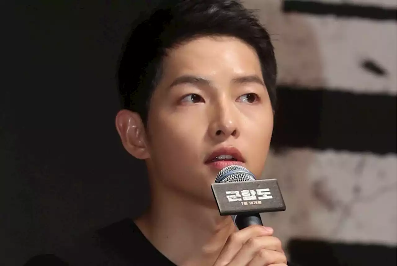 Song Joong Ki Berkencan dengan Wanita Inggris |Republika Online