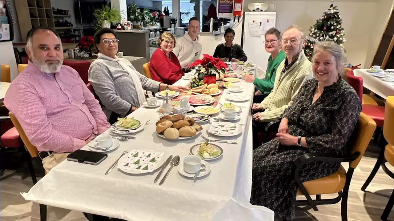 Deelnemer kerstlunch Hoogeveen: 'Zonder Leger des Heils zou ik me heel eenzaam voelen'