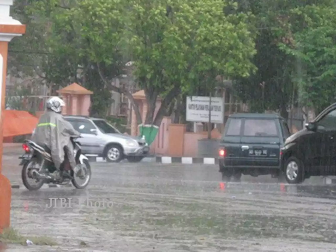 Prakiraan Cuaca Wonogiri Hari Senin Ini: Gerimis Pagi, Hujan Lebat Siang