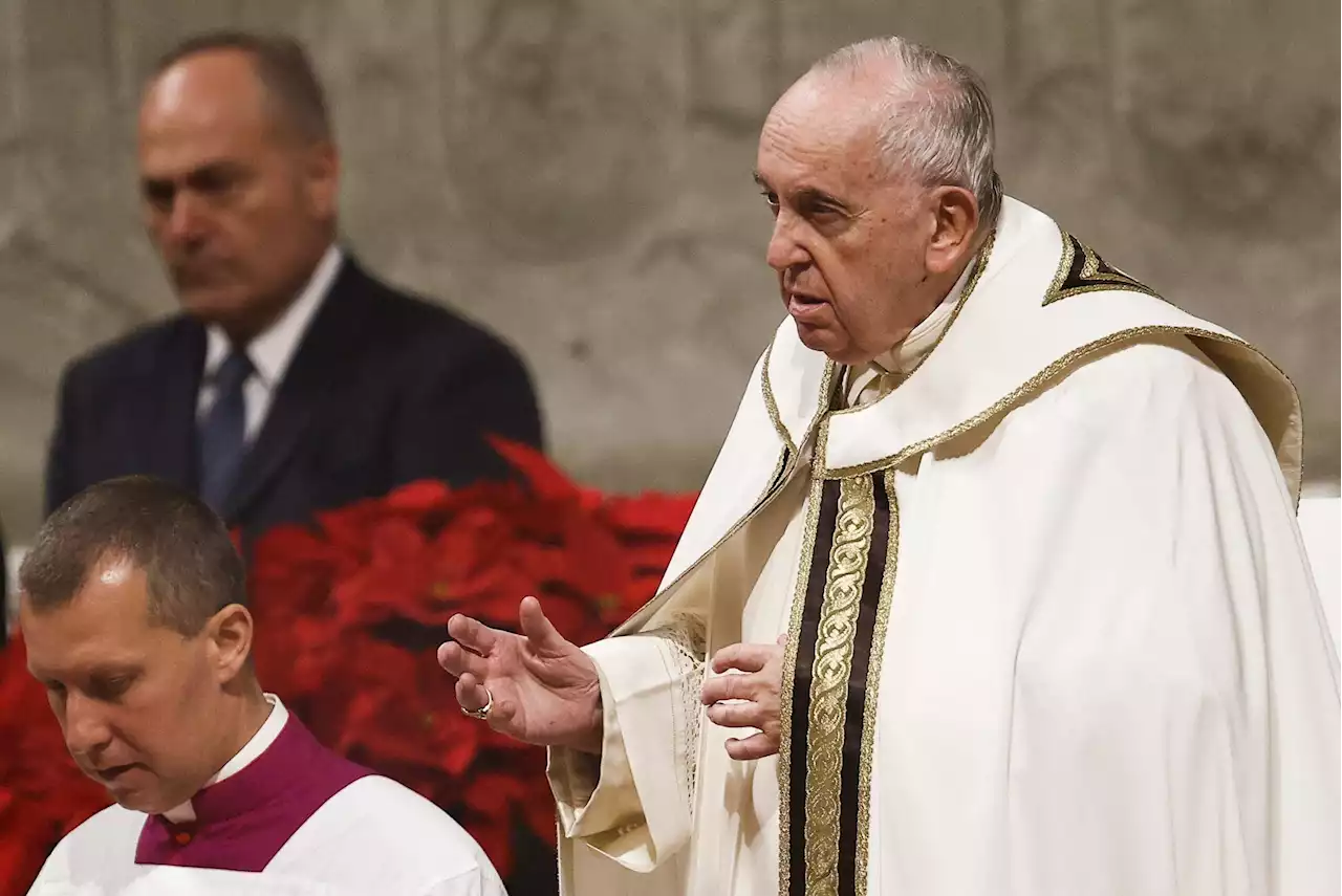 Remember the war weary and the poor at Christmas, Pope Francis urges