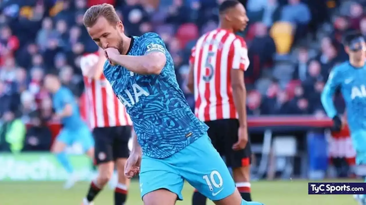 Duro reclamo para Harry Kane durante el partido de Tottenham ante Brentford - TyC Sports