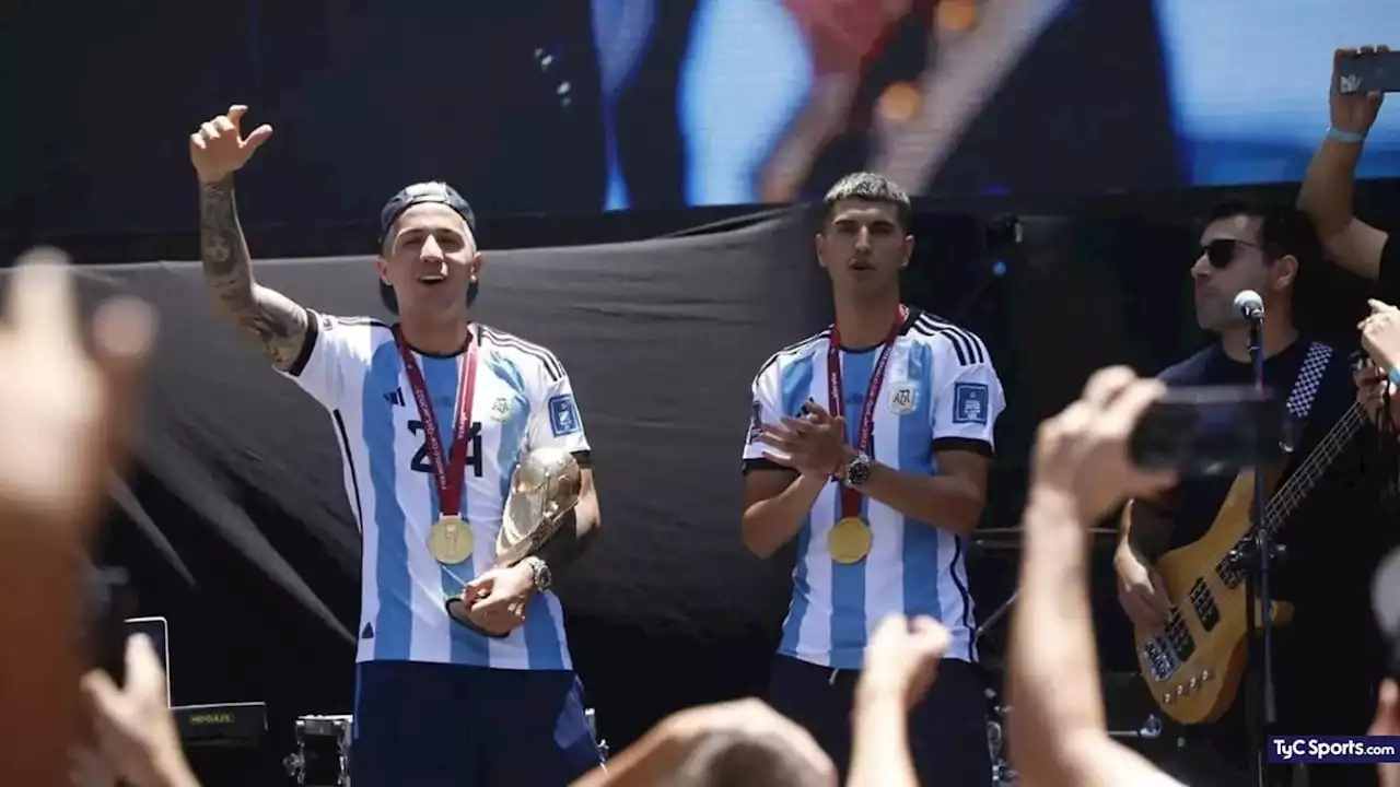 El homenaje de San Martín a Enzo Fernández y Exequiel Palacios - TyC Sports