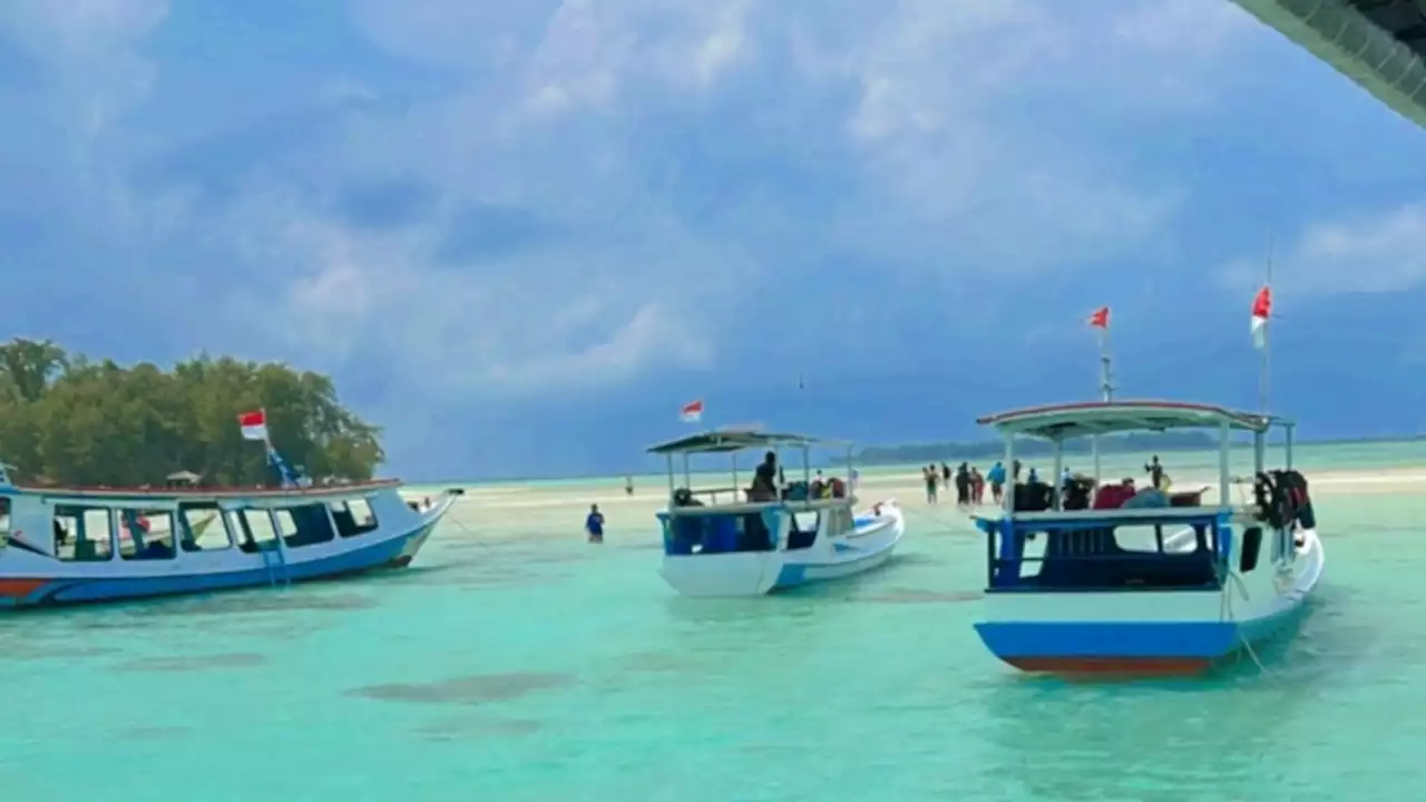 Cuaca Buruk, Lebih 300 Wisatawan Tertahan di Karimunjawa