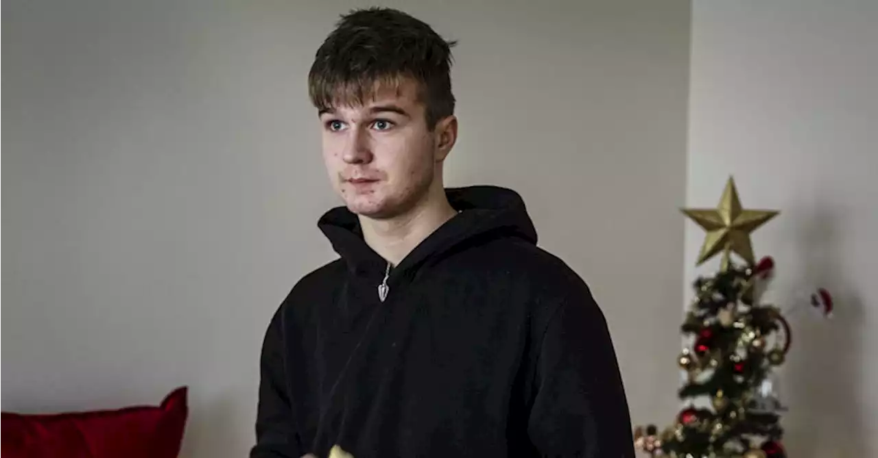 Nazar, 14, trivs i Sverige – men är orolig för pappa i Ukraina