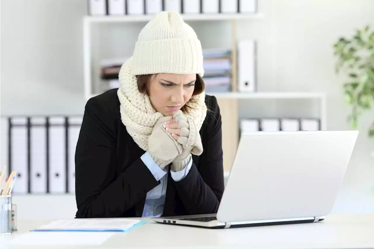 Frieren im Büro: Wie man einen Arbeitstag bei 19 Grad übersteht