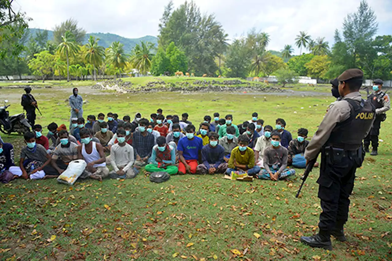 58 hungry, weak Rohingya land on Indonesian beach - BusinessMirror