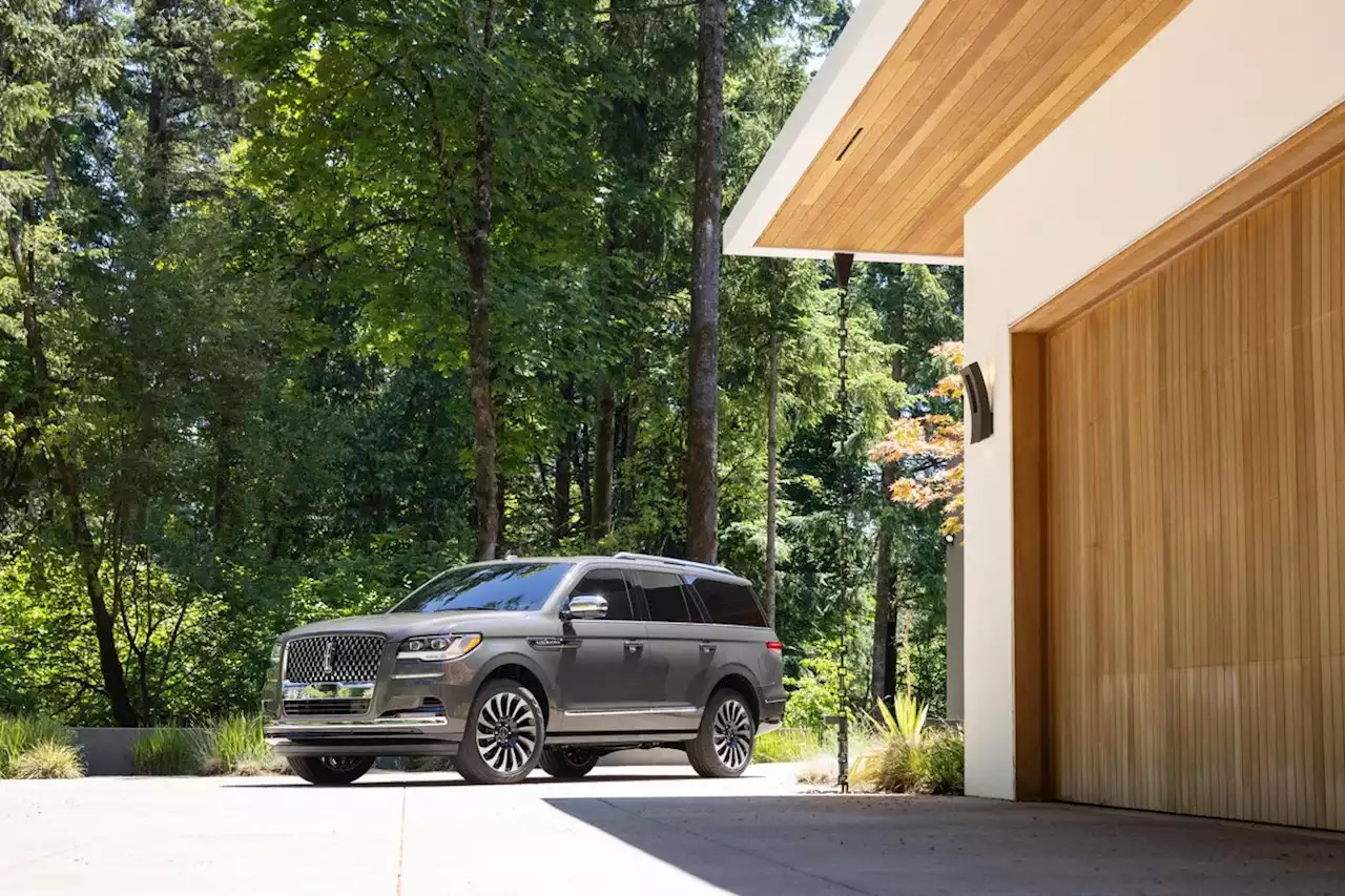 2023 Lincoln Navigator Review, Pricing, and Specs